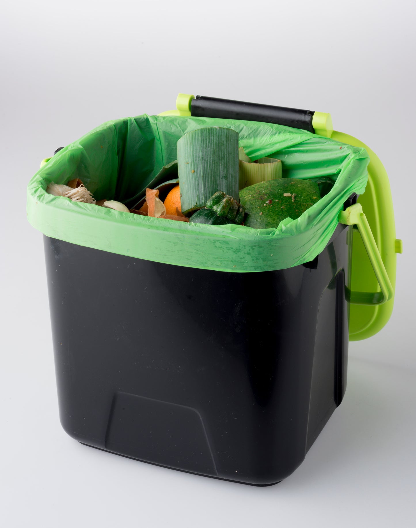 Maze 1.85 Gallon Kitchen Caddie Compost Bin