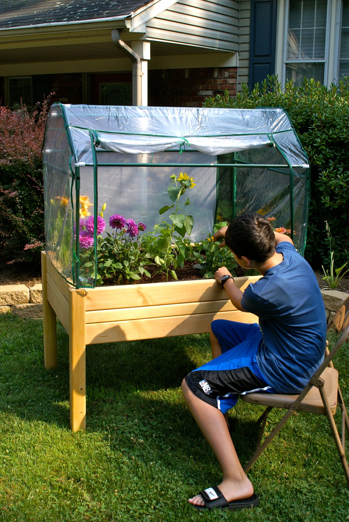 EDEN Raised Garden Table