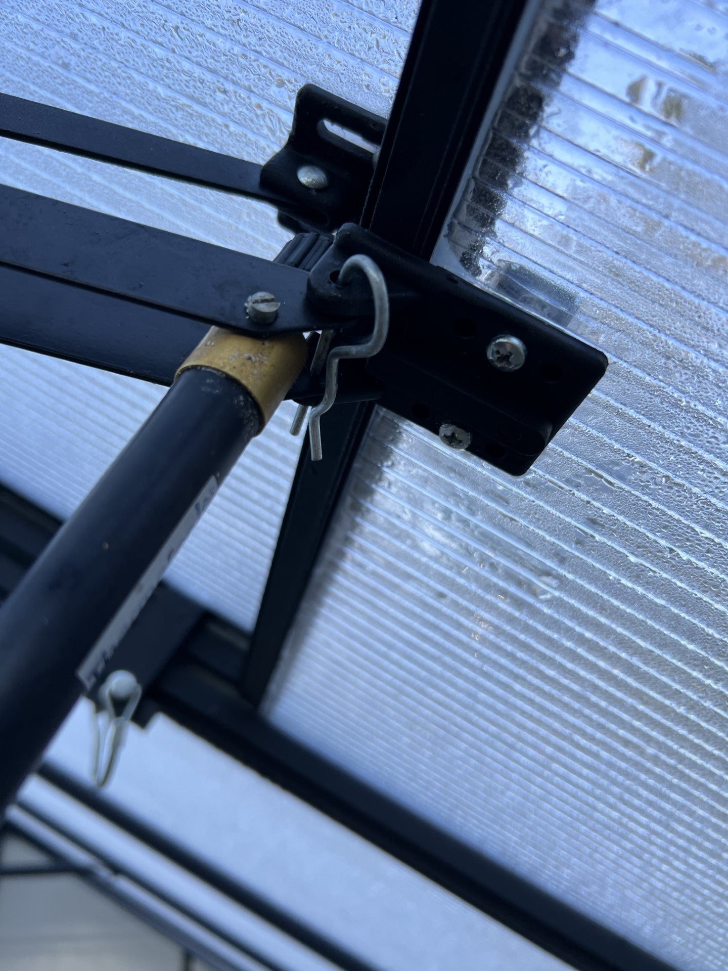 Lock Down Kit for use with Mont Greenhouse Roof Vents - Set of 2